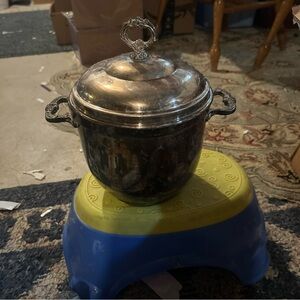 Elegant Silver Lidded ice bucket
